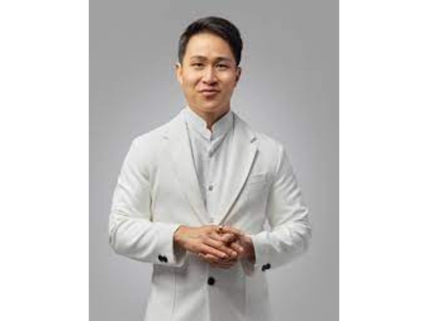 Dr Holland Chen